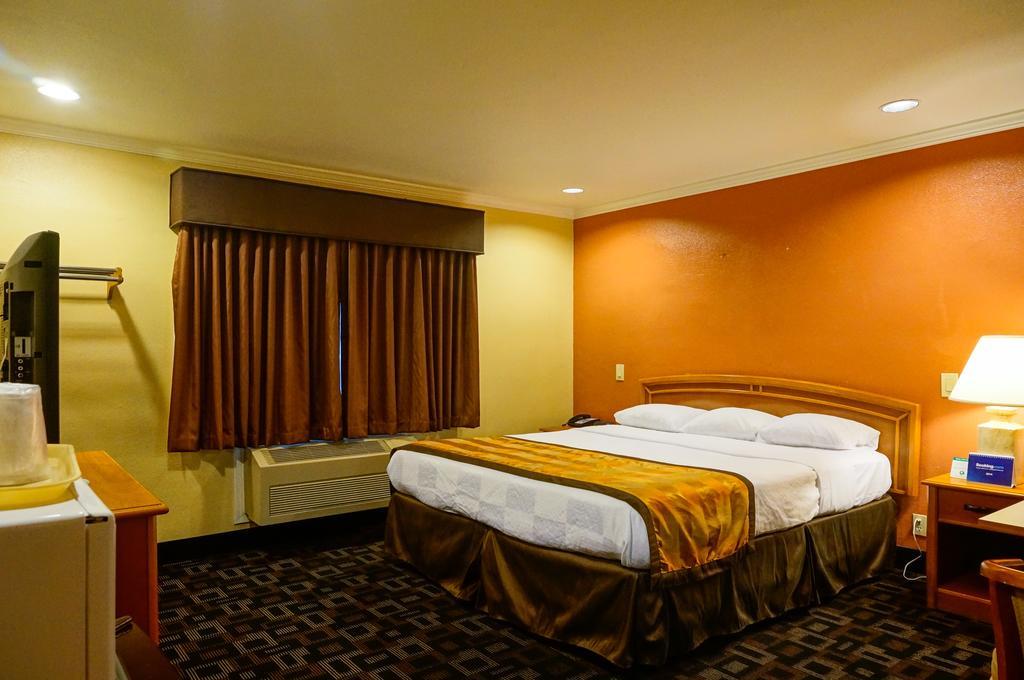 Hotel Parmani Palo Alto Buitenkant foto